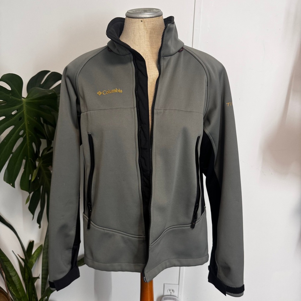 Columbia Titanium Softshell Jacket Mens M Grey Black Waterproof Breathable‎ Hike